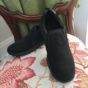 NEW! Croft & Barrow Black suede slip-ons Size 8